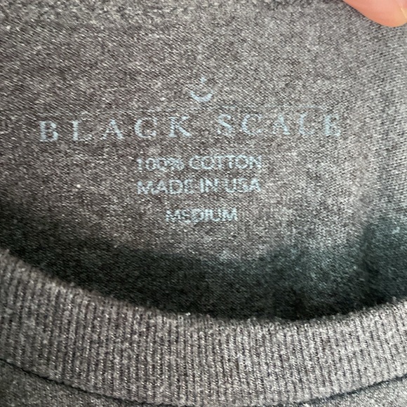 Black Scale t-shirt - Picture 3 of 3
